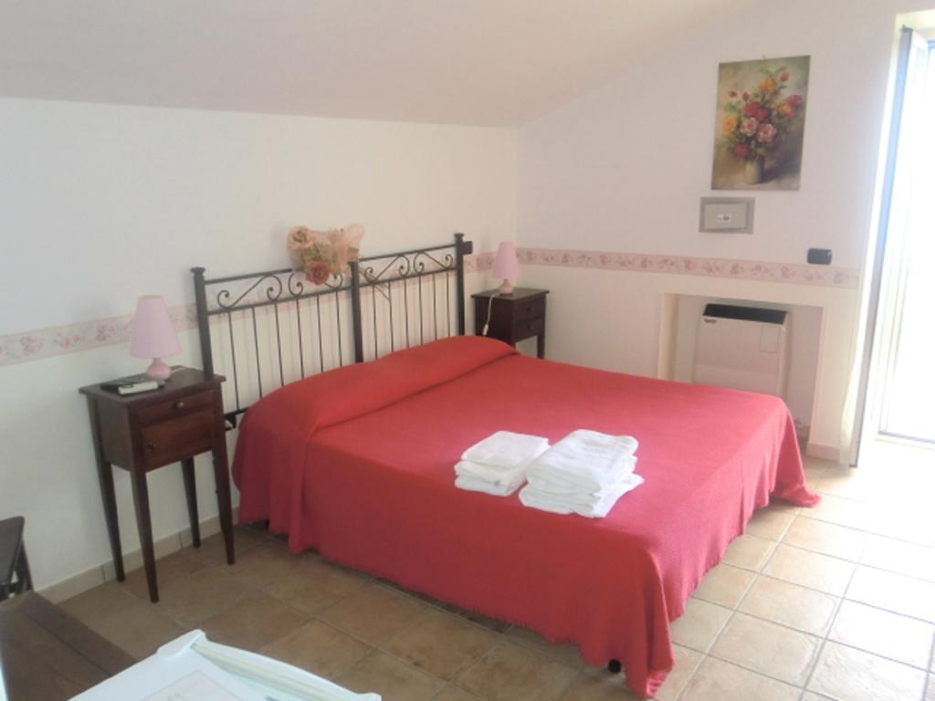 B&B L'Eucalipto Paola Room photo